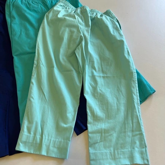 LOT of Blue Cropped comfortable pants - Picture 7 of 16